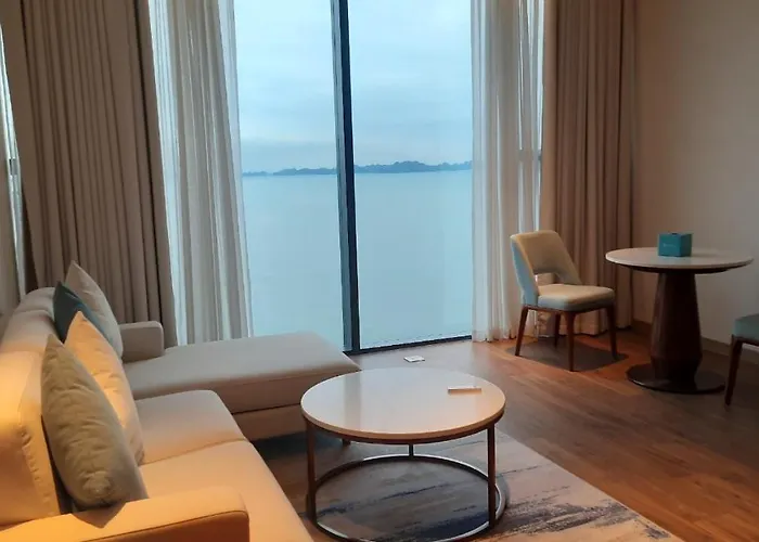 A La Carte Bay - Sea View Aparthotel Ha Long